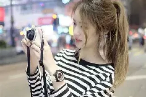 黄晓明新女友遭深扒履历被扒照片曝光网友：看生图不像26岁